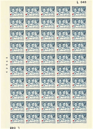 FRIMÆRKER DANMARK | 1964 - AFA 425F - Dansk Røde Kors - 60 + 10 øre blå/rød 50 stk. i ufoldet helark - Postfrisk